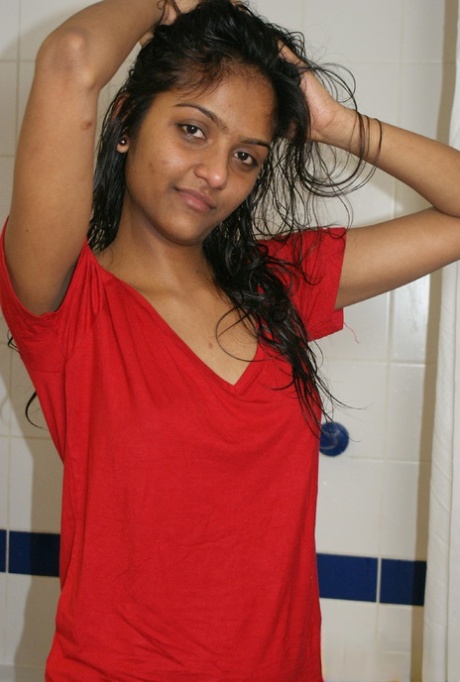 Divya Yogesh star adult pics