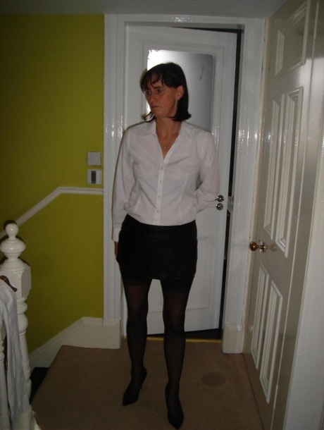 thin brunette gilf beautiful pics