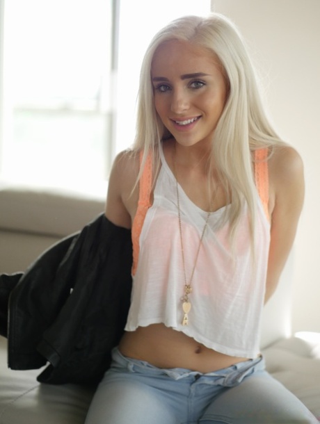 Naomi Woods star nude galleries