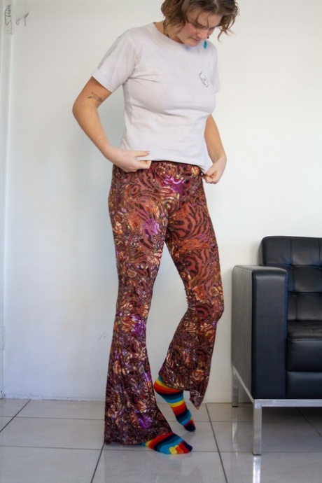 MILF giapponese con i capelli corti senza censura caldo bello foto