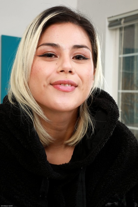 charlotte sartre kort hår porno xxx bilde