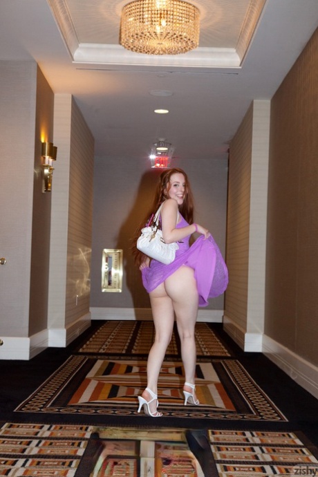 redhead housekeeper sexy pic