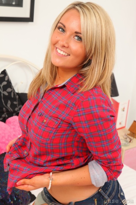 Zoe Alexandra model art pictures